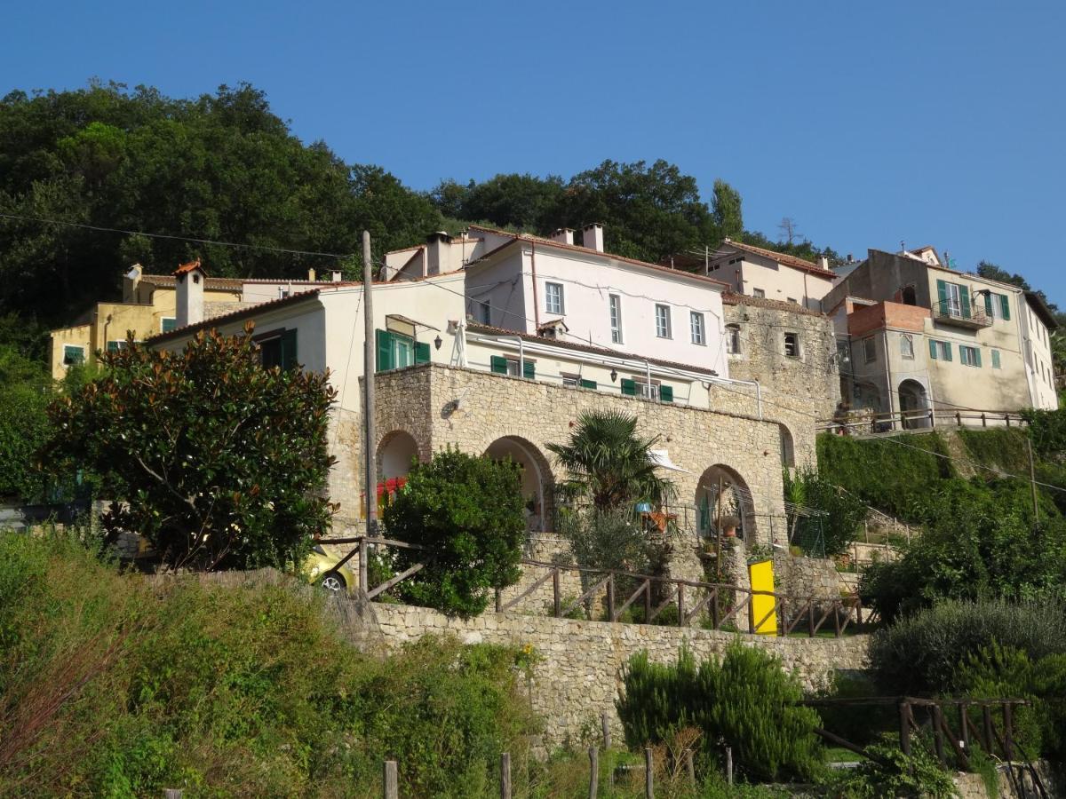 B&B Rubando Le Nuvole Орко Фелино Екстериор снимка
