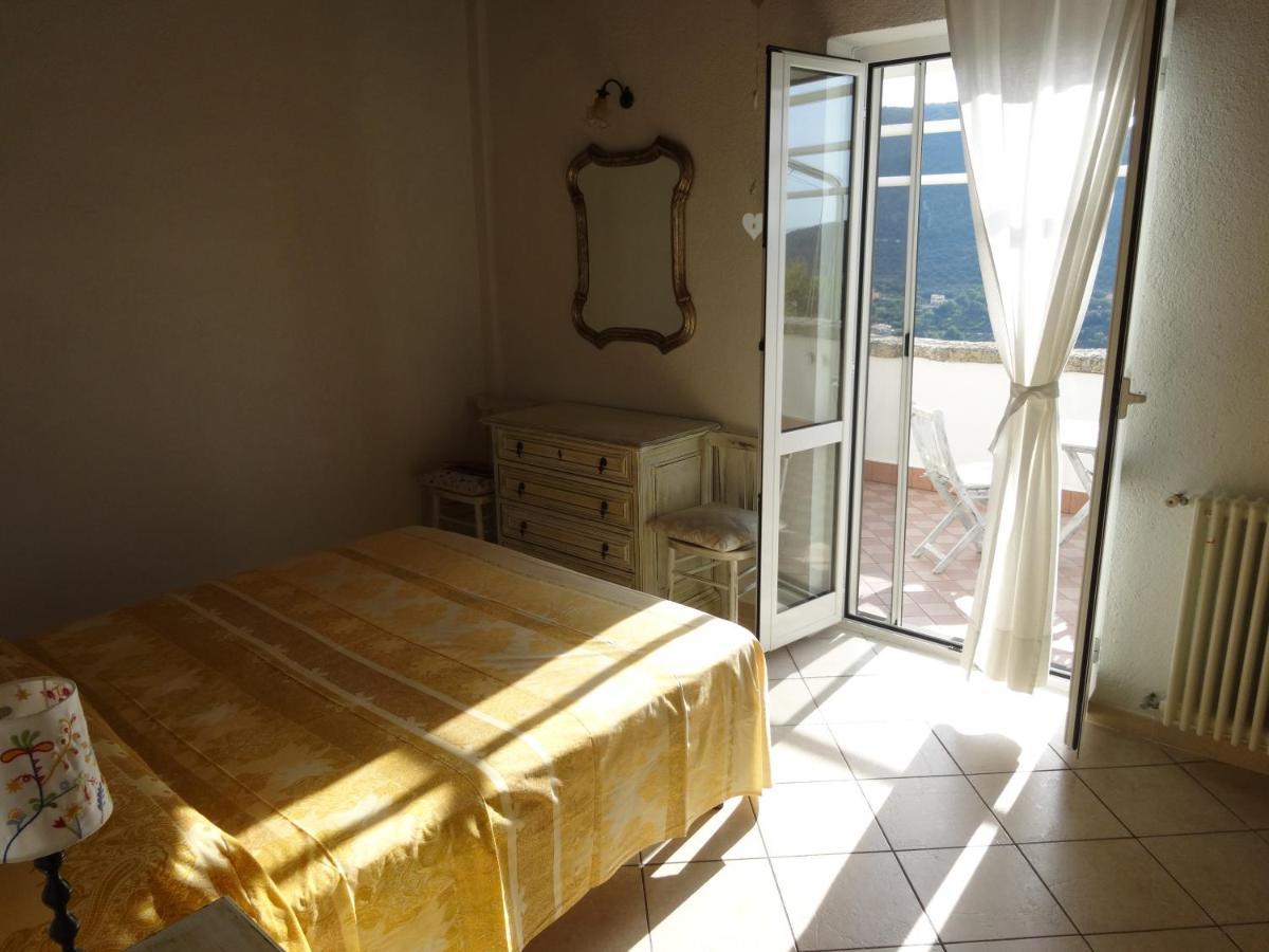 B&B Rubando Le Nuvole Орко Фелино Екстериор снимка