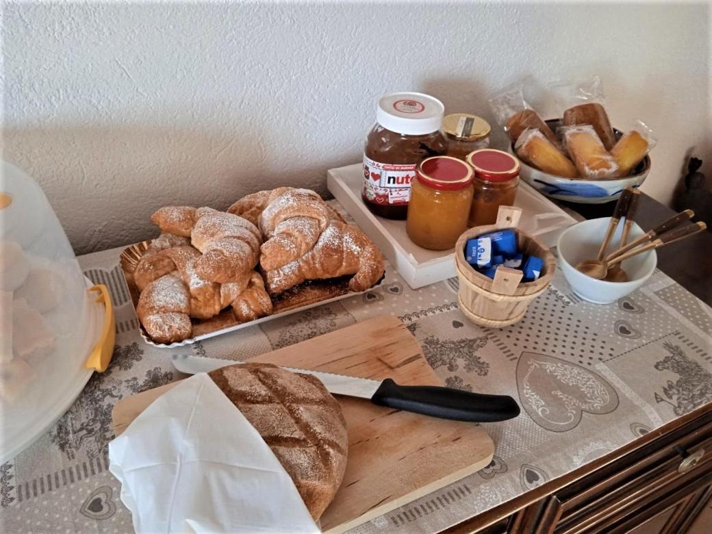 B&B Rubando Le Nuvole Орко Фелино Екстериор снимка