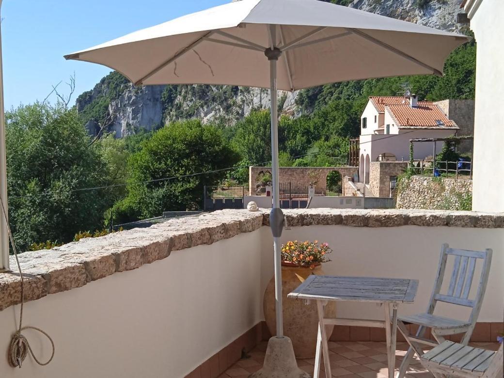 B&B Rubando Le Nuvole Орко Фелино Екстериор снимка